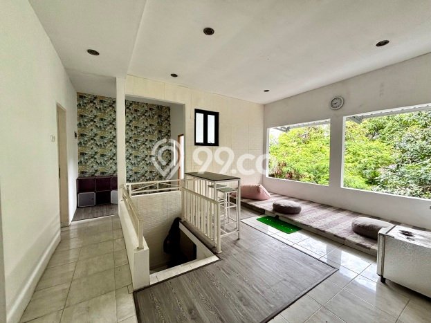 Rumah Luas Asri 8 KT Siap Huni di Bintaro Tangerang Selatan Rumah Luas Asri 8 KT Siap Huni di Bintaro Tangerang Selatan