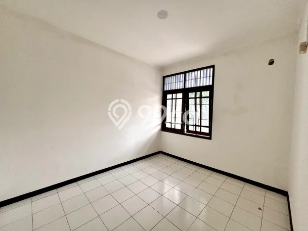 Rumah Disewakan Tangerang Selatan LT 135m2 LB 130m2 Area Bintaro Rumah Disewakan Tangerang Selatan LT 135m2 LB 130m2 Area Bintaro