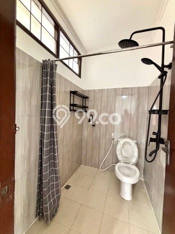 Rumah Disewakan Tangerang Selatan LT 135m2 LB 130m2 Area Bintaro Rumah Disewakan Tangerang Selatan LT 135m2 LB 130m2 Area Bintaro