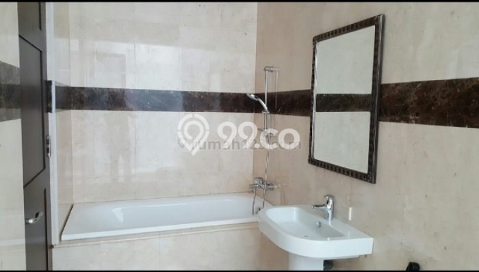 Rumah Elit Modern Tanpa Renovasi di Kemang Jakarta Selatan Rumah Elit Modern Tanpa Renovasi di Kemang Jakarta Selatan