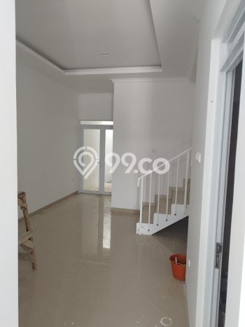 For Sale Rumah 4 Kamar Lokasi Strategis Nyaman dan Strategis di Arcamanik For Sale Rumah 4 Kamar Lokasi Strategis Nyaman dan Strategis di Arcamanik