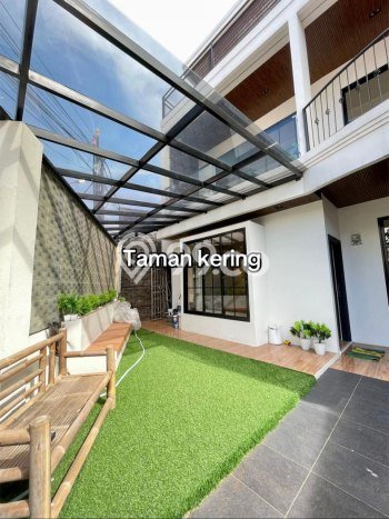 KESEMPATAN TERBAIK! Rumah Asri di , LT 138m2m² Bangunan 240m2m² KESEMPATAN TERBAIK! Rumah Asri di , LT 138m2m² Bangunan 240m2m²