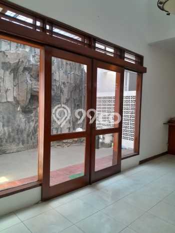 Hunian Mewah LB 258m2 Siap Pakai Desain Elegan di Rempoa, Tangerang Hunian Mewah LB 258m2 Siap Pakai Desain Elegan di Rempoa, Tangerang