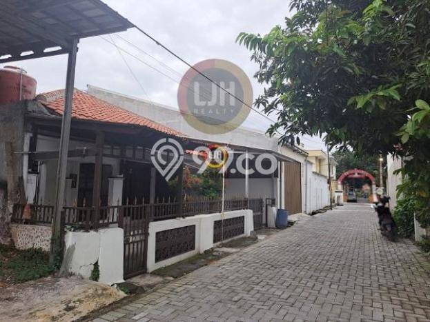 Jual Rumah Favorit Siap Huni LB 0m2 di Semarang Barat, Semarang Jual Rumah Favorit Siap Huni LB 0m2 di Semarang Barat, Semarang