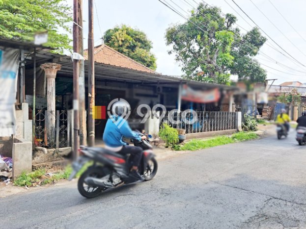 Rumah Strategis Minimalis Lb 200m2 di Semarang Barat, Semarang Rumah Strategis Minimalis Lb 200m2 di Semarang Barat, Semarang
