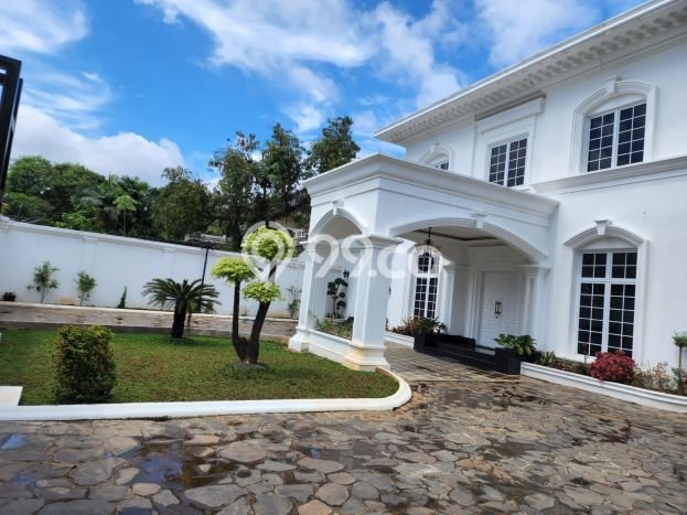 Hunian Mewah LB 500m2 Siap Huni Desain Elegan di Pondok Labu, Jakarta Selatan Hunian Mewah LB 500m2 Siap Huni Desain Elegan di Pondok Labu, Jakarta Selatan