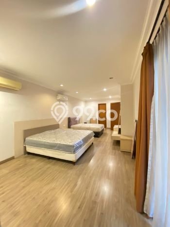 Rumah Mewah LB 350m2 Siap Pakai Desain Elegan di Sektor 9-Bintaro, Tangerang Selatan Rumah Mewah LB 350m2 Siap Pakai Desain Elegan di Sektor 9-Bintaro, Tangerang Selatan
