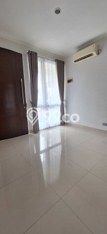 Rumah sewa siap pakai 3 KT di Bintaro, Tangerang Selatan Rumah sewa siap pakai 3 KT di Bintaro, Tangerang Selatan