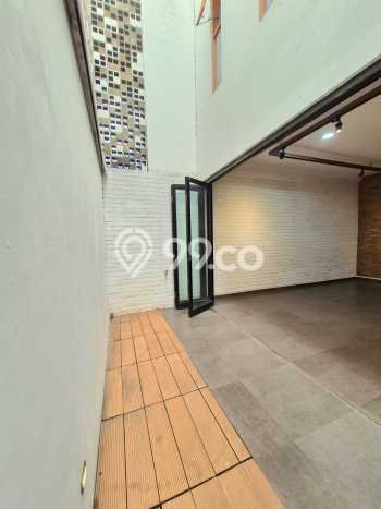 For Sale! Premium House LT 105m2 Desain Elegan di Bintaro For Sale! Premium House LT 105m2 Desain Elegan di Bintaro