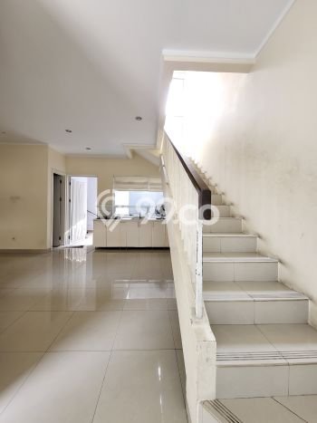 Rumah Elit LB 117m2 Siap Pakai Desain Elegan di Bintaro, Tangerang Selatan Rumah Elit LB 117m2 Siap Pakai Desain Elegan di Bintaro, Tangerang Selatan