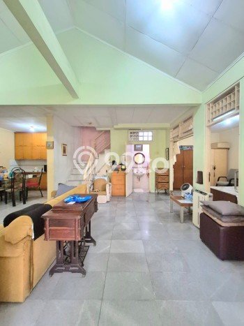 Rumah Luxury Modern Tanpa Renovasi di Bintaro Tangerang Selatan Rumah Luxury Modern Tanpa Renovasi di Bintaro Tangerang Selatan