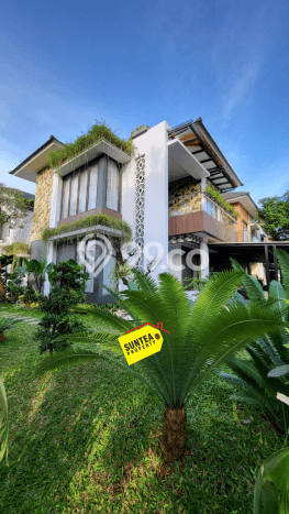 Ready to Use! Luxury House LT 233m2 Desain Elegan di Bintaro Ready to Use! Luxury House LT 233m2 Desain Elegan di Bintaro