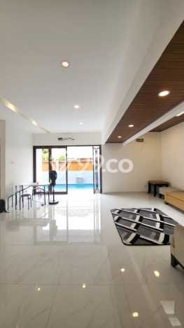 For Sale! Luxury House LT 206m2 Desain Modern di Sektor 9-Bintaro For Sale! Luxury House LT 206m2 Desain Modern di Sektor 9-Bintaro