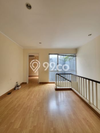 Rumah Elit LB 117m2 Siap Pakai Desain Elegan di Bintaro, Tangerang Selatan Rumah Elit LB 117m2 Siap Pakai Desain Elegan di Bintaro, Tangerang Selatan