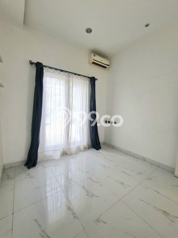 Jual Rumah Eksklusif 3 KT di Graha Raya, Tangerang Selatan Jual Rumah Eksklusif 3 KT di Graha Raya, Tangerang Selatan