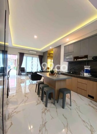 Dijual Rumah Luas Elegan Dengan View Eksklusif di Bintaro, Tangerang Selatan Dijual Rumah Luas Elegan Dengan View Eksklusif di Bintaro, Tangerang Selatan