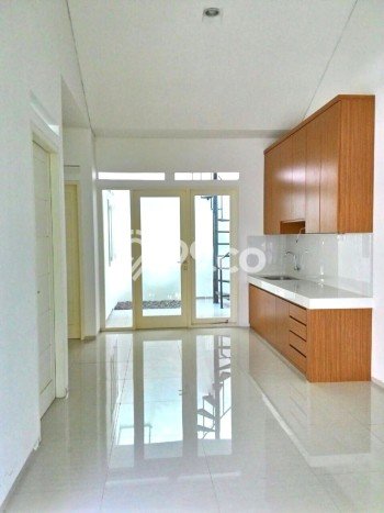 Rumah Luas Asri 2 KT Siap Huni di Bintaro Tangerang Selatan Rumah Luas Asri 2 KT Siap Huni di Bintaro Tangerang Selatan
