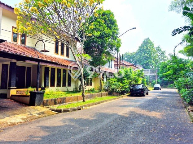 Rumah Mewah Akses Strategis di Tangerang Selatan Unfurnished Rumah Mewah Akses Strategis di Tangerang Selatan Unfurnished