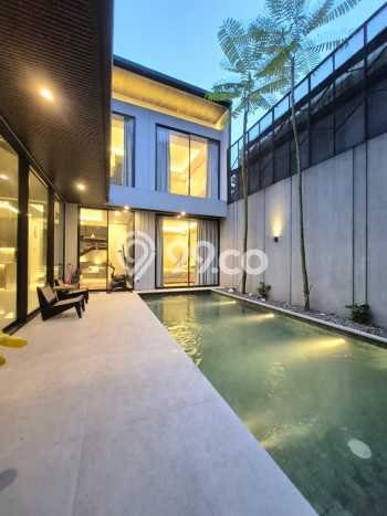Ready to Use! Premium House LT 284m2 Desain Modern di Bintaro Ready to Use! Premium House LT 284m2 Desain Modern di Bintaro