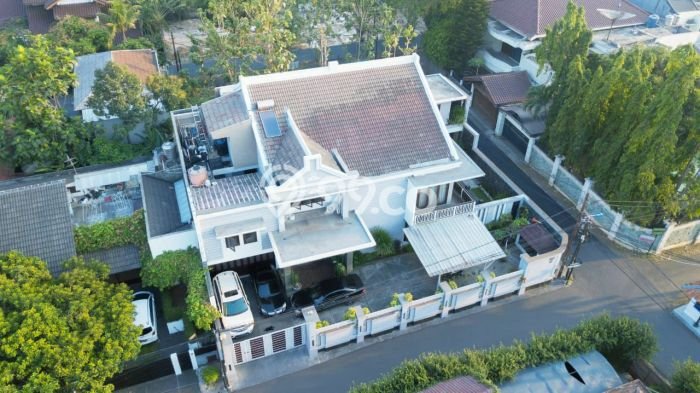 Rumah Elit Modern Tanpa Renovasi di Bintaro Jakarta Selatan Rumah Elit Modern Tanpa Renovasi di Bintaro Jakarta Selatan