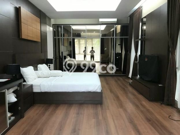 Ready to Use! Luxury House LT 708m2 Desain Elegan di Bandung Barat Ready to Use! Luxury House LT 708m2 Desain Elegan di Bandung Barat