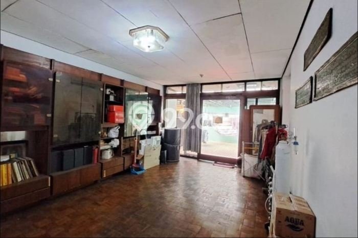 Hunian Mewah Siap Huni LT 800m2 di Palmerah, Jakarta Barat Hunian Mewah Siap Huni LT 800m2 di Palmerah, Jakarta Barat