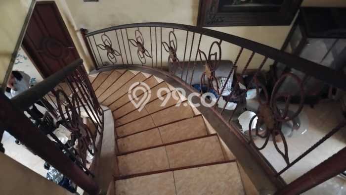 Jual Rumah Luas Megah Dengan View Eksklusif di Graha Raya, Tangerang Selatan Jual Rumah Luas Megah Dengan View Eksklusif di Graha Raya, Tangerang Selatan