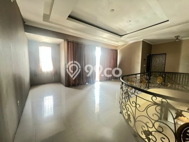 Jual Rumah Mewah Elegan Dengan View Cantik di BSD, Tangerang Jual Rumah Mewah Elegan Dengan View Cantik di BSD, Tangerang