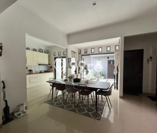 Dijual Rumah Luas Megah Dengan View Eksklusif di Bintaro, Tangerang Selatan Dijual Rumah Luas Megah Dengan View Eksklusif di Bintaro, Tangerang Selatan