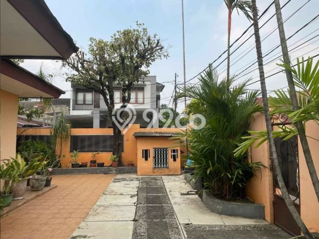 Rumah Mewah LB 275m2 Siap Huni Desain Elegan di Petukangan, Jakarta Selatan Rumah Mewah LB 275m2 Siap Huni Desain Elegan di Petukangan, Jakarta Selatan