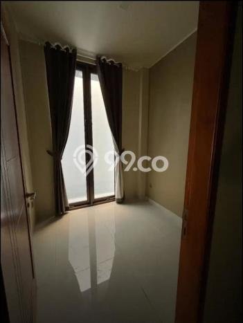 Rumah Lokasi Strategis di Kembangan, Jakarta Barat, Luas 132m2m² Bangunan 257m2m² Rumah Lokasi Strategis di Kembangan, Jakarta Barat, Luas 132m2m² Bangunan 257m2m²