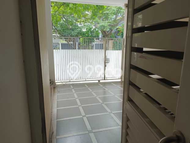 Rumah Elit Modern Siap Huni di Bintaro Tangerang Selatan Rumah Elit Modern Siap Huni di Bintaro Tangerang Selatan
