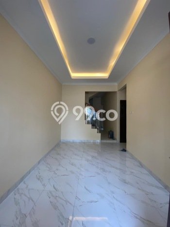 Rumah Strategis di Graha Raya, Dekat Graha Raya, Tangerang Selatan, Tangerang Selatan - 4 KT Rumah Strategis di Graha Raya, Dekat Graha Raya, Tangerang Selatan, Tangerang Selatan - 4 KT