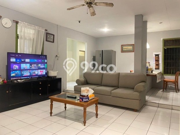 Rumah Asri area Pamulang, Tangerang Selatan, Luas 242m² Bangunan 200m² Rumah Asri area Pamulang, Tangerang Selatan, Luas 242m² Bangunan 200m²