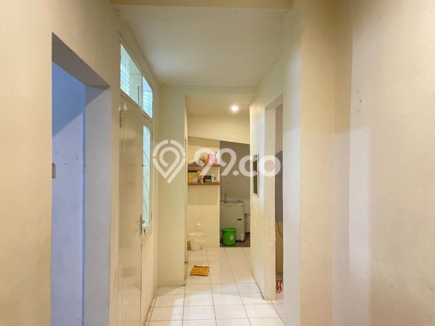 Rumah Asri area Pamulang, Tangerang Selatan, Luas 242m² Bangunan 200m² Rumah Asri area Pamulang, Tangerang Selatan, Luas 242m² Bangunan 200m²