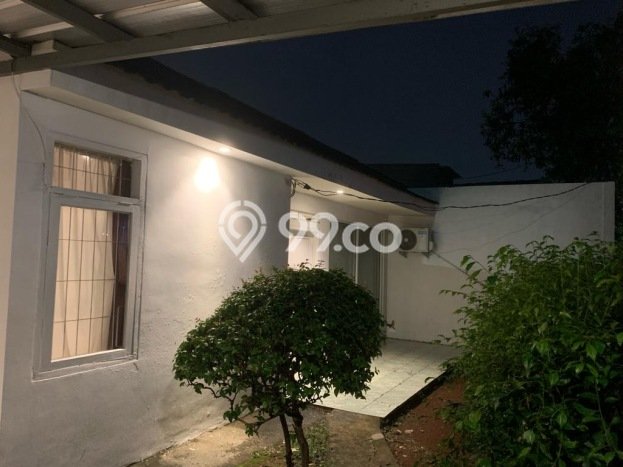 Rumah Asri area Pamulang, Tangerang Selatan, Luas 242m² Bangunan 200m² Rumah Asri area Pamulang, Tangerang Selatan, Luas 242m² Bangunan 200m²