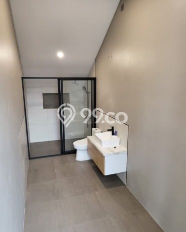 Rumah Eksklusif Siap Huni LT 200m2 di Serpong, Tangerang Selatan Rumah Eksklusif Siap Huni LT 200m2 di Serpong, Tangerang Selatan