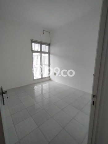 Rumah Nyaman di Cipondoh, Tangerang, Luas 116m² Bangunan 150m² Rumah Nyaman di Cipondoh, Tangerang, Luas 116m² Bangunan 150m²