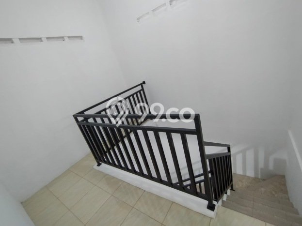 Rumah Nyaman di Cipondoh, Tangerang, Luas 116m² Bangunan 150m² Rumah Nyaman di Cipondoh, Tangerang, Luas 116m² Bangunan 150m²