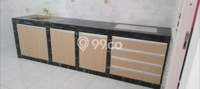 Rumah Strategis LT 142m² / LB 250m² di Lokasi Strategis Kreo, Tangerang Rumah Strategis LT 142m² / LB 250m² di Lokasi Strategis Kreo, Tangerang