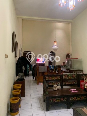 Rumah Strategis Modern Lb 190m2 di Ciputat, Tangerang Selatan Rumah Strategis Modern Lb 190m2 di Ciputat, Tangerang Selatan