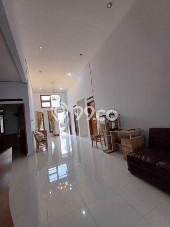 Hunian Nyaman Asri 4 KT Siap Pakai di Graha Raya Tangerang Selatan Hunian Nyaman Asri 4 KT Siap Pakai di Graha Raya Tangerang Selatan