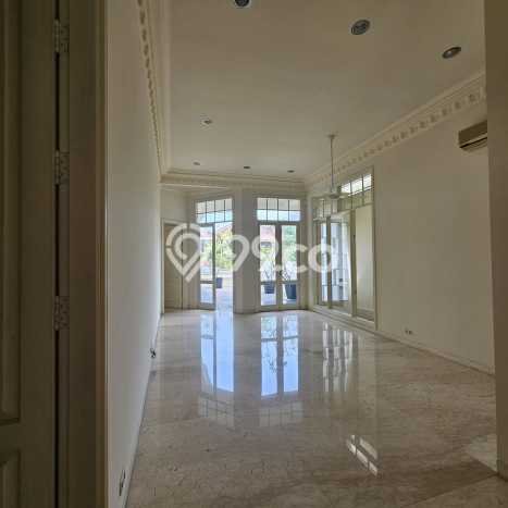 Hunian Modern Untuk Disewakan di Kemang Jakarta Selatan 6 KT & 6 KM Hunian Modern Untuk Disewakan di Kemang Jakarta Selatan 6 KT & 6 KM
