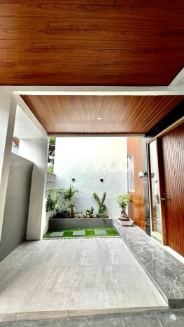 Ready to Use! Luxury House LT 120m2 Desain Modern di Bintaro Ready to Use! Luxury House LT 120m2 Desain Modern di Bintaro
