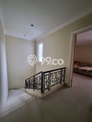 Rumah Mewah LB 300m2 Siap Huni Desain Elegan di Modernland, Tangerang Rumah Mewah LB 300m2 Siap Huni Desain Elegan di Modernland, Tangerang