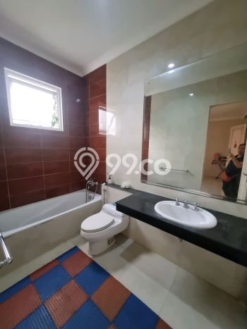 Rumah Mewah LB 300m2 Siap Huni Desain Elegan di Modernland, Tangerang Rumah Mewah LB 300m2 Siap Huni Desain Elegan di Modernland, Tangerang