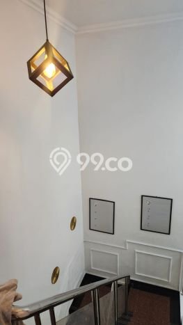 Rumah Elit Modern Tanpa Renovasi di Cikokol Tangerang Rumah Elit Modern Tanpa Renovasi di Cikokol Tangerang