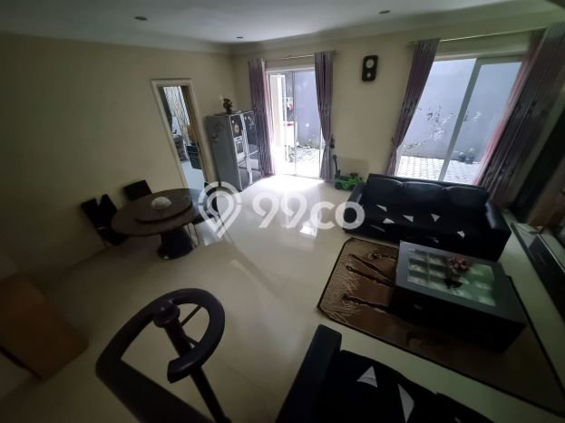 Rumah Mewah LB 300m2 Siap Huni Desain Elegan di Modernland, Tangerang Rumah Mewah LB 300m2 Siap Huni Desain Elegan di Modernland, Tangerang
