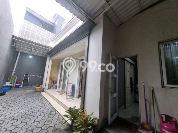 Rumah Mewah LB 300m2 Siap Huni Desain Elegan di Modernland, Tangerang Rumah Mewah LB 300m2 Siap Huni Desain Elegan di Modernland, Tangerang