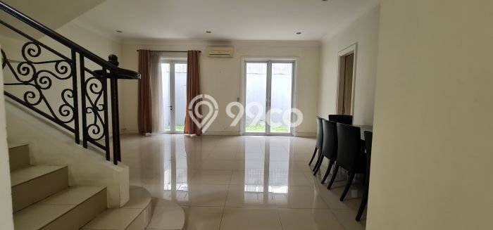 Jual Rumah Mewah Elegan Dengan View Cantik di Modernland, Tangerang Jual Rumah Mewah Elegan Dengan View Cantik di Modernland, Tangerang
